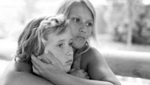 Υπερπροστασία γονέων: Όταν η αγάπη γίνεται εμπόδιο
