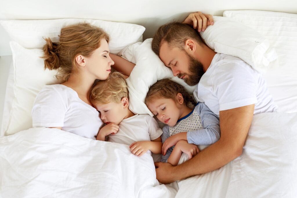 Τι συμβαίνει όταν το μωρό κοιμάται στο δωμάτιο των γονιών;